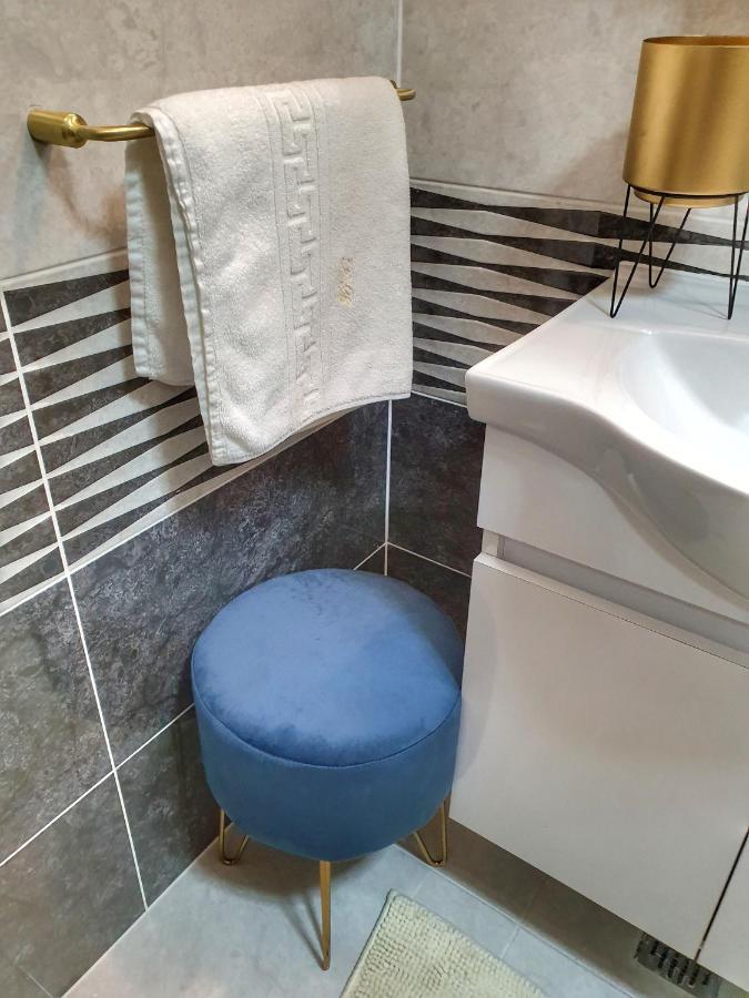 Portobella Airport Aparthotel - Self Check In โอโตเปนี ภายนอก รูปภาพ