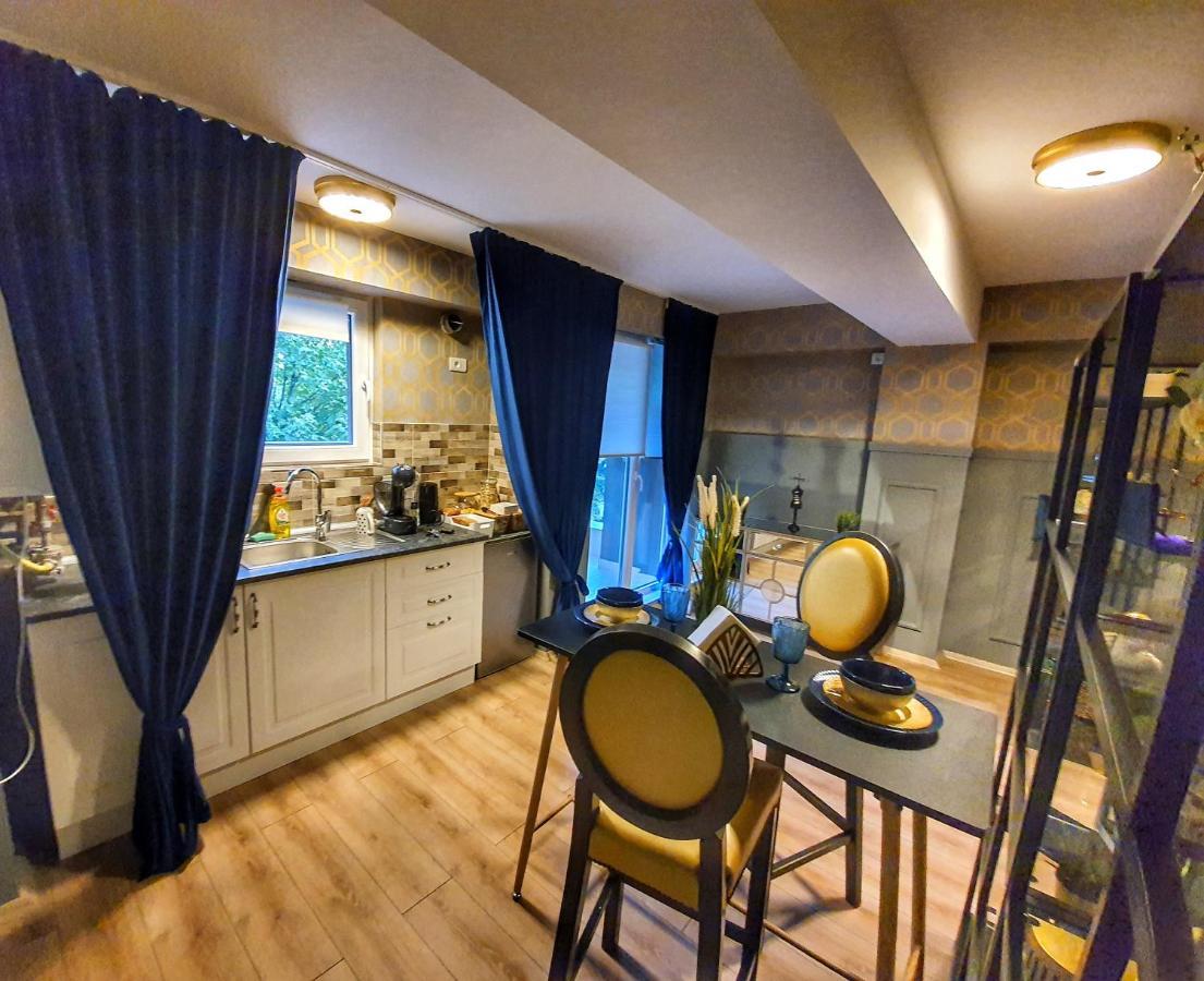 Portobella Airport Aparthotel - Self Check In โอโตเปนี ภายนอก รูปภาพ